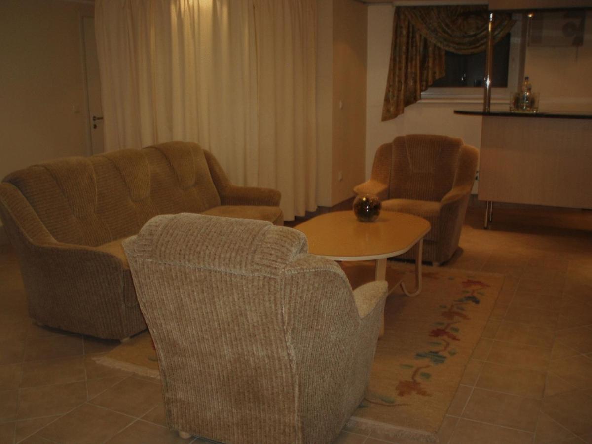 Hotel Nette à Pärnu Extérieur photo